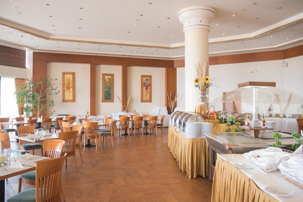 รามาดา พลาซา บาย วินด์แฮม ทรากี Hotel อเล็กซานโดรโพลิส ภายนอก รูปภาพ The restaurant