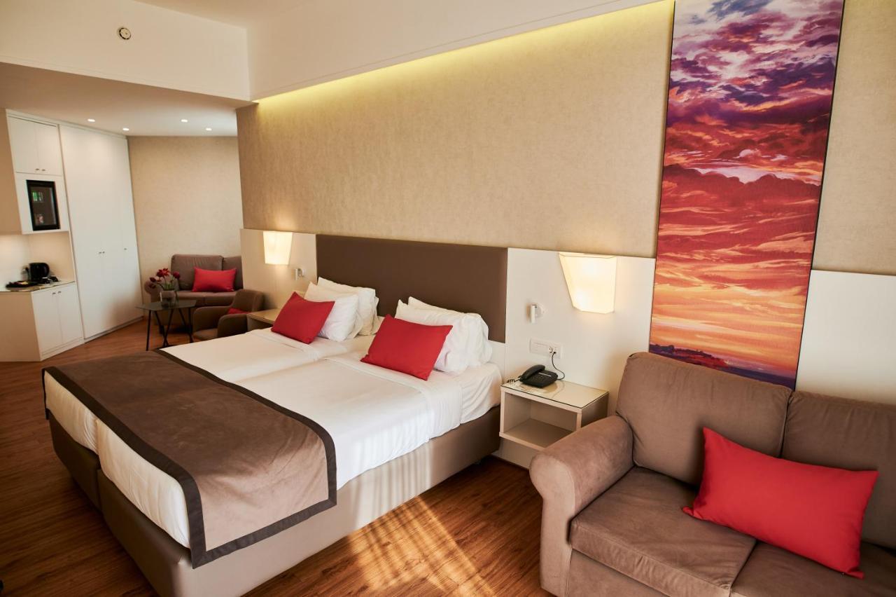 รามาดา พลาซา บาย วินด์แฮม ทรากี Hotel อเล็กซานโดรโพลิส ภายนอก รูปภาพ A room at the hotel