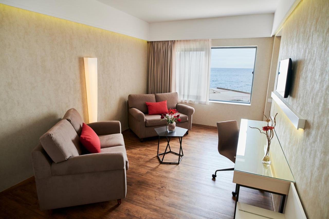รามาดา พลาซา บาย วินด์แฮม ทรากี Hotel อเล็กซานโดรโพลิส ภายนอก รูปภาพ A suite at the hotel