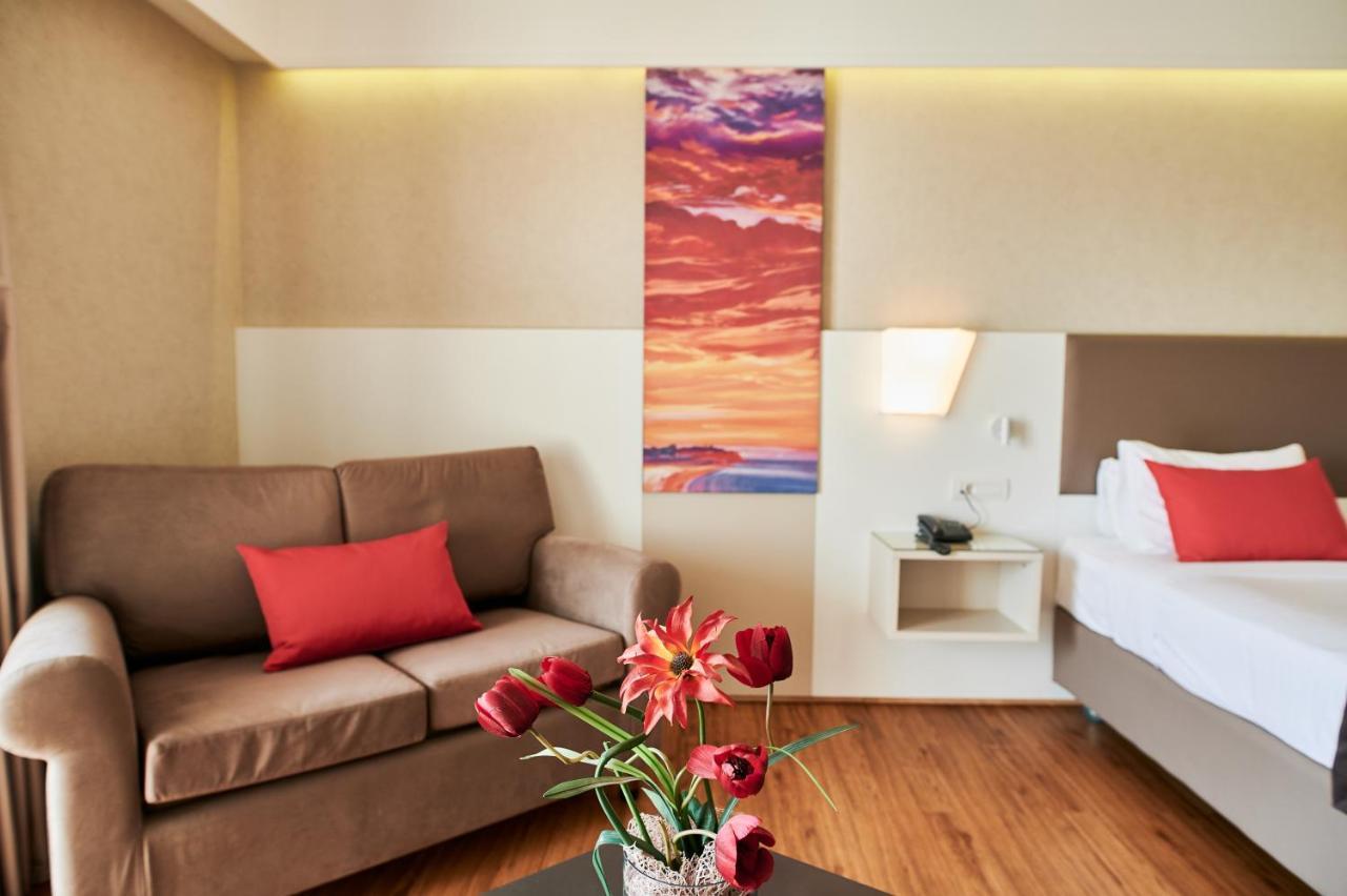 รามาดา พลาซา บาย วินด์แฮม ทรากี Hotel อเล็กซานโดรโพลิส ภายนอก รูปภาพ A room at the hotel